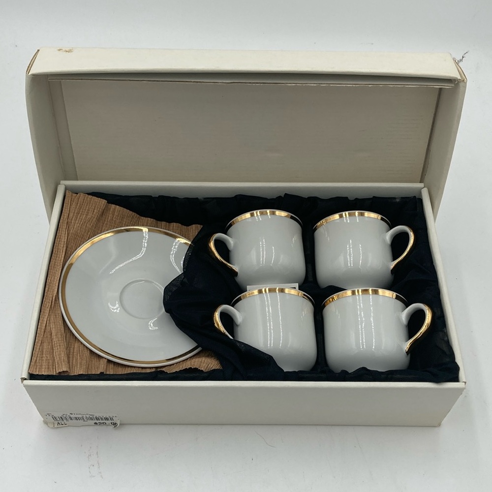 Fine China Southington Set of 4 Demi Cups and Saucers